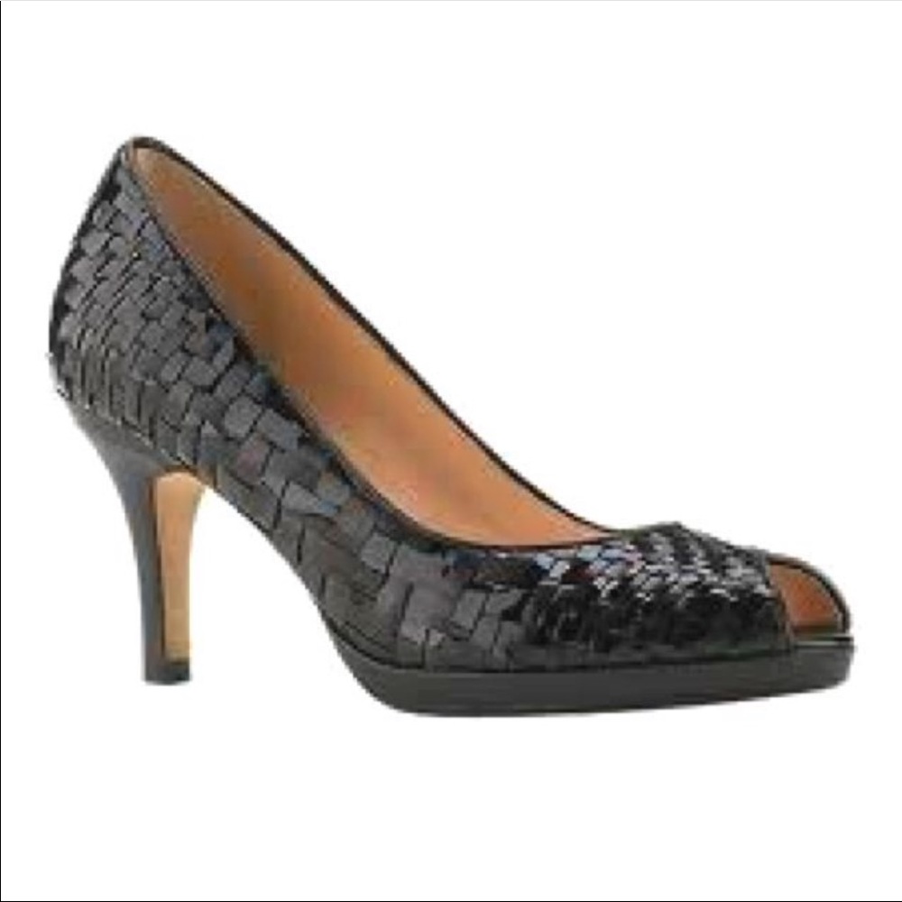 Cole Haan Genevieve Nike Air Pumps 6 1/2 Like New